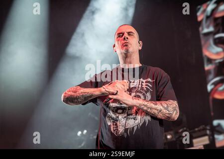 Oslo, Norwegen. Januar 2025. Die US-amerikanische Heavy-Metal-Band Pantera gibt ein Live-Konzert im Oslo Spektrum in Oslo. Hier ist Sänger Phil Anselmo live auf der Bühne zu sehen. Stockfoto