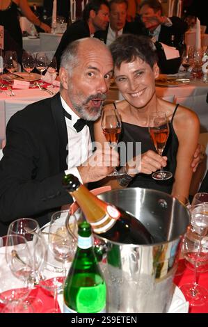 Christoph Maria Herbst mit Ehefrau Gisi Herbst beim 49. Deutsche Filmball 2025 im Hotel Bayerischer Hof. München, 25.01.2025 Stockfoto