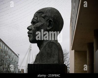 Nelson Mandela büßt Skulptur am Londoner Südufer Stockfoto