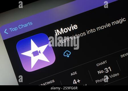 OSTRAVA, TSCHECHIEN – 27. JULI 2024: App Store mit Apple iMovie Mobile App zur Videobearbeitung Stockfoto