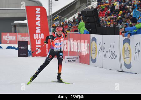 Antholz, Italien. Januar 2025. ANTHOLZ-ANTERSELVA, ITALIEN - 26. JANUAR: Johanna Puff aus Deutschland tritt am 26. Januar 2025 in Antholz-Antholz, Italien, während der Frauen 4x6km Staffel des IBU World Cup Biathlons an.250126 SEPA 24 102 - 20250126 PD6016 Credit: APA-PictureDesk/Alamy Live News Stockfoto