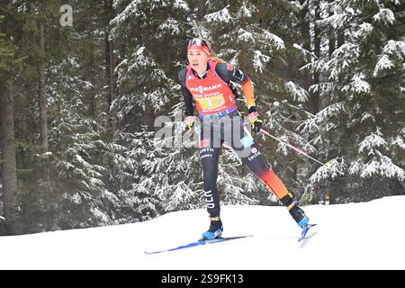 Antholz, Italien. Januar 2025. ANTHOLZ-ANTHOLZ, ITALIEN - 26. JANUAR: Julia Kink aus Deutschland tritt am 26. Januar 2025 in Antholz-Antholz, Italien an. 250126 SEPA 24 076 - 20250126 PD6113 Credit: APA-PictureDesk/Alamy Live News Stockfoto