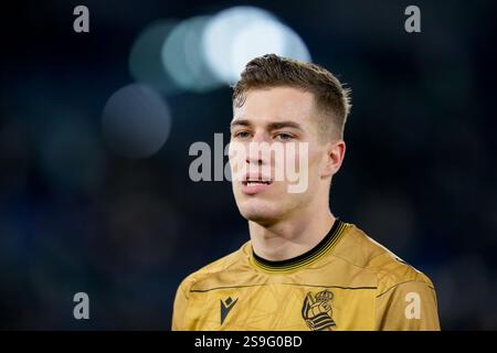 Luka Sucic von Real Sociedad sieht beim Spiel der UEFA Europa League 2024/25 Phase MD7 zwischen SS Lazio und Real Sociedad im Stadio Olimpico am 23. Januar 2025 in Rom aus. Stockfoto