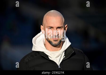 vor Spielbeginn: Trainer Coach Christian Ilzer TSG 1899 Hoffenheim Portrait TSG 1899 Hoffenheim vs. Eintracht Frankfurt SGE 26.01.2025 DFL-VORSCHRIFTEN VERBIETEN JEDE VERWENDUNG VON FOTOGRAFIEN ALS BILDSEQUENZEN UND/ODER QUASI-VIDEO Stockfoto