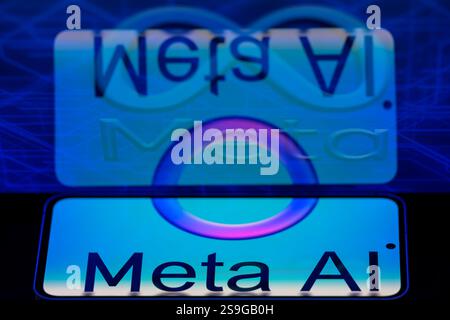 Das Meta AI-Logo wird auf einem Mobiltelefon mit dem Meta-Logo auf dem Tablet in dieser Fotoabbildung angezeigt. Aufgenommen in Brüssel, Belgien, am 26. Januar 2025. (Jonathan Raa / SIPA USA) *** ausschließlich für redaktionelle Nachrichtenzwecke *** Stockfoto