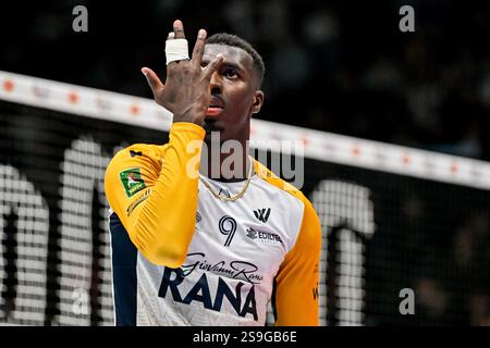 Keita Noumory (Rana Verona) feiert nach dem Punkt beim Finale des Del Monte Coppa Italia – Cucine Lube Civitanova gegen Rana Verona, italienischer Volleyball-Cup in Bologna, Italien, 26. Januar 2025 Stockfoto