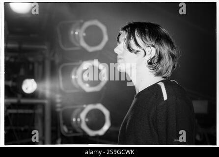 EMBRACE, READING FESTIVAL, 2000: Sänger Danny McNamara spielt mit Embrace beim Reading Festival, 26. August 2000. Foto: Rob Watkins. INFO: Embrace ist eine englische Rockband, die 1990 in West Yorkshire von den Brüdern Danny und Richard McNamara gegründet wurde. Bekannt für ihre emotionalen Hymnen und herzlichen Texte, sind ihre Hits „Gravity“ und „Ashes“. Sie genießen eine treue Fanbase. Stockfoto