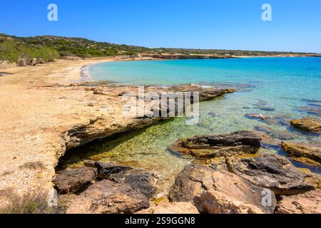 Fanos Strand mit klarem Wasser, im Süden von Koufonisi. Kleine Kykladen, Griechenland Stockfoto