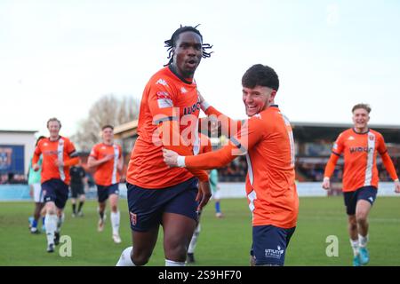 Tiddington, Großbritannien, 25. Januar 2025. Kevin Joshua aus Stratford Town feiert sein sideÕs zweites Tor des Spiels während der Southern League Premier Div Stockfoto