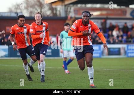 Tiddington, Großbritannien, 25. Januar 2025. Kevin Joshua aus Stratford feiert sein sideÕs zweites Tor des Spiels während des Southern League Premier Divisio Stockfoto