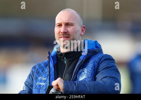 Tiddington, Großbritannien, 25. Januar 2025. Russell Penn, Manager von Halesowen während des Spiels der Southern League Premier Division Central zwischen Stratford Town Stockfoto