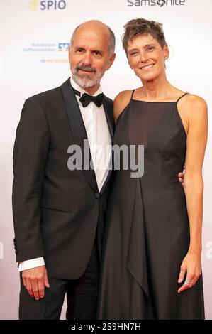 Christoph Maria Herbst mit Ehefrau Gisi Herbst beim 49. Deutsche Filmball 2025 im Hotel Bayerischer Hof. München, 25.01.2025 *** Christoph Maria Herbst mit Frau Gisi Herbst beim Deutschen Filmball 49 2025 im Hotel Bayerischer Hof München, 25 01 2025 Foto:Xn.xKolinzx/xFuturexImagex filmball 5962 Stockfoto