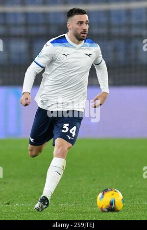 Mario Gila von SS Lazio in Aktion während des Spiels Der Serie A zwischen Lazio und Fiorentina im Olympiastadion Endergebnis Lazio 1:2 Fiorentina (Foto: Mattia Vian / SOPA Images/SIPA USA) Stockfoto