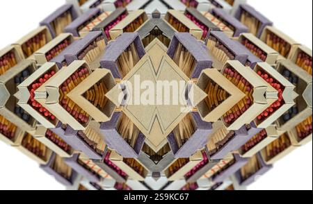 Alte, gebrauchte Streichholzschachteln, gestapelt Stockfoto