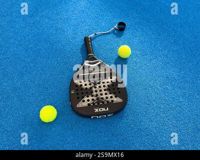 Kiew, Ukraine, 28. Oktober 2024. Padel Racket nox Stockfoto