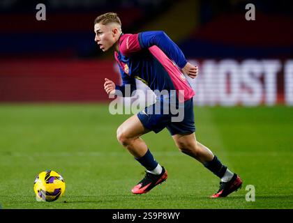 Barcelona, Spanien. Januar 2025. Fermin Lopez vom FC Barcelona während des La Liga EA Sports Spiels zwischen dem FC Barcelona und Valencia CF spielte am 26. Januar 2025 im Lluis Companys Stadion in Barcelona, Spanien. (Foto: Sergio Ruiz/IMAGO) Credit: PRESSINPHOTO SPORTS AGENCY/Alamy Live News Stockfoto