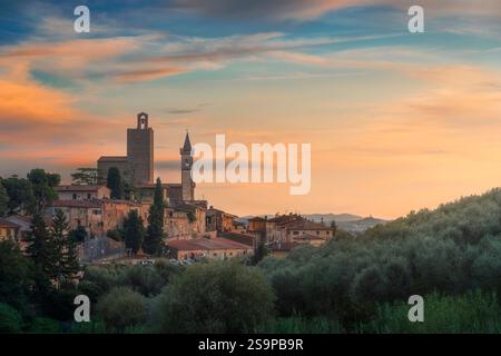 Vinci, Leonardo Geburtsort, Luftbild und Glockenturm der Kirche. Florenz, Toskana Italien Europa Stockfoto
