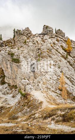 Dramatische Kalksteingipfel der italienischen Dolomiten Stockfoto