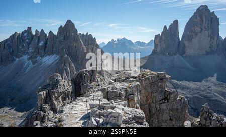 Dolomites Ridge: Schroffe Bergschönheit Stockfoto