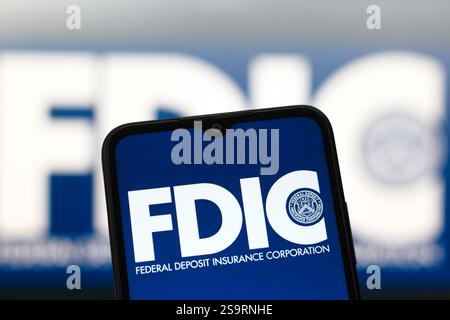 Kanada. Januar 2025. In dieser Abbildung wird das Logo der United States Federal Deposit Insurance Corporation (FDIC) auf einem Smartphone-Bildschirm angezeigt. (Foto von Thomas Fuller/SOPA Images/SIPA USA) *** ausschließlich für redaktionelle Nachrichten *** Credit: SIPA USA/Alamy Live News Stockfoto