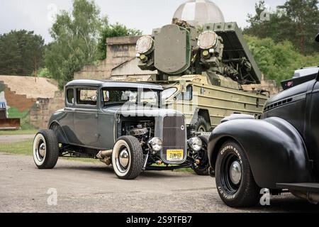 FINOWFURT, DEUTSCHLAND - 11. MAI 2024: Der Hotrod-Oldtimer. Saisoneröffnung des Race 61 Festivals. Stockfoto
