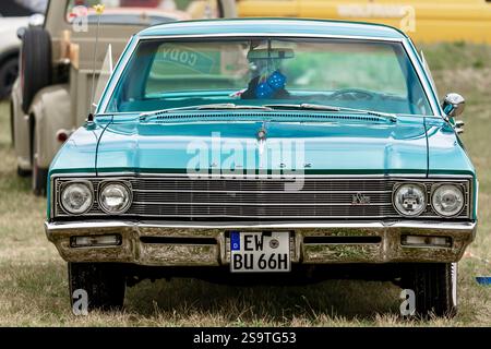 FINOWFURT, DEUTSCHLAND - 11. MAI 2024: Der Großwagen Buick LeSabre, 1966. Saisoneröffnung des Race 61 Festivals. Stockfoto