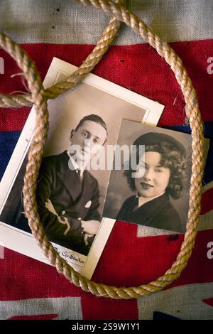 Stillleben der Familienerinnerungsstücke des Zweiten Weltkriegs. Stockfoto