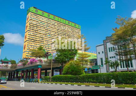 Der People's Park Complex ist ein modernes Wohngebäude an der New Bridge Road in Chinatown, Outram District im Central Area, Singapur. Stockfoto