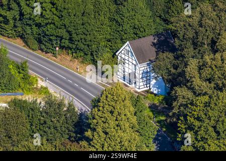 Luftaufnahme, Fachwerkhaus an der Elfringhauser Straße, Niederstüter, Hattingen, Ruhrgebiet, Nordrhein-Westfalen, Deutschland Stockfoto