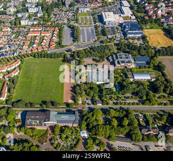 Luftansicht, Freiherr-vom-Stein-Gymnasium Hamm und Wiesenbereich, hinter Westpress Arena und Beta Finanz Eissportarena Eisbahn mit Modernisierung und Stockfoto