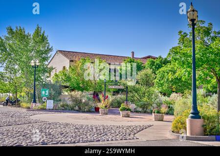Winslow, AZ USA - 2. September 2024: Das historische La Posada Hotel wurde 1929 von Mary Jane Colter entworfen. Stockfoto