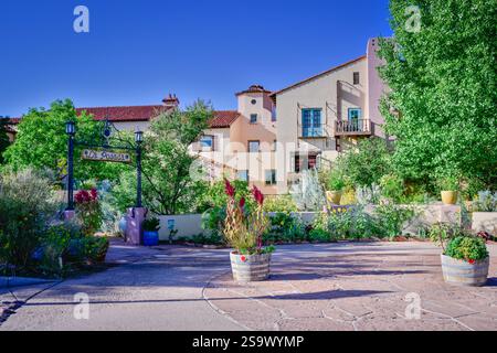 Winslow, AZ USA - 2. September 2024: Das historische La Posada Hotel wurde 1929 von Mary Jane Colter entworfen. Stockfoto