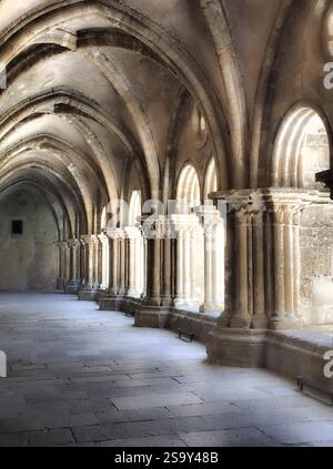 Das Kloster aus dem frühen 12. Jahrhundert in der alten Kathedrale (SE Velha). Stockfoto