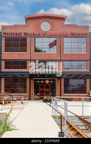 Bethlehem, PA, USA - 30. August 2024: National Museum of Industrial History gegenüber dem ehemaligen Bethlehem Steel Hauptquartier im SteelStacks District Stockfoto