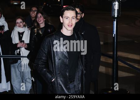 Mailand, Italien. Januar 2025. Harris Dickinson besucht die Prada Party während der Mailand Herrenmode Herbst/Winter 2025 - 2026 Fashion Week am 19. Januar 2025 in Mailand (Foto: Alessandro Bremec/NurPhoto). Quelle: NurPhoto SRL/Alamy Live News Stockfoto