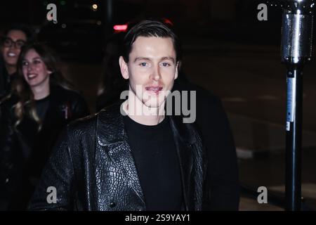 Mailand, Italien. Januar 2025. Harris Dickinson besucht die Prada Party während der Mailand Herrenmode Herbst/Winter 2025 - 2026 Fashion Week am 19. Januar 2025 in Mailand (Foto: Alessandro Bremec/NurPhoto). Quelle: NurPhoto SRL/Alamy Live News Stockfoto