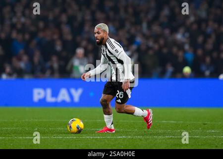 Neapel, Italien. Januar 2025. Douglas Luiz von Juventus FC während des Serie A Enilive Spiels zwischen SSC Napoli und Juventus FC im Stadio Diego Armando Maradona am 25. Januar 2024 in Neapel Credit: Giuseppe Maffia/Alamy Live News Stockfoto