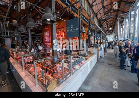 Der 110-jährige Mercado de San Miguel (1915), ein eiserner Markt im Zentrum von Madrid, Spanien Stockfoto