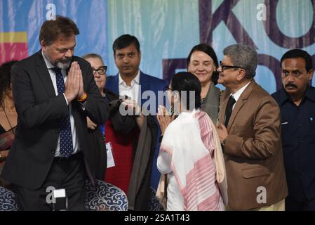 Kalkutta, Indien. Januar 2025. Mamata Banerjee, Premierminister von Westbengalen, weiht am 28. Januar 2025 die 48. Internationale Buchmesse in Kalkutta ein, zusammen mit dem deutschen Botschafter Phillip Ackermann, Tridip Kumar Chatterjee und Sudhanshu Shekhar Dey. (Foto: Debajyoti Chakraborty/NurPhoto)0 Credit: NurPhoto SRL/Alamy Live News Stockfoto