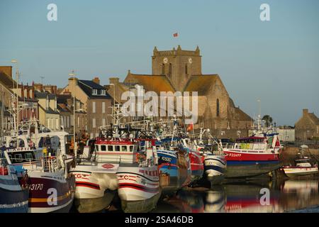 Barfleur Hafen ein französisches Dorf am Ärmelkanal, eines der schönsten Dörfer Frankreichs Stockfoto