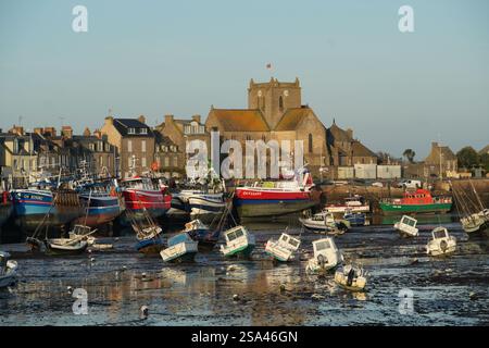 Barfleur Hafen ein französisches Dorf am Ärmelkanal, eines der schönsten Dörfer Frankreichs Stockfoto