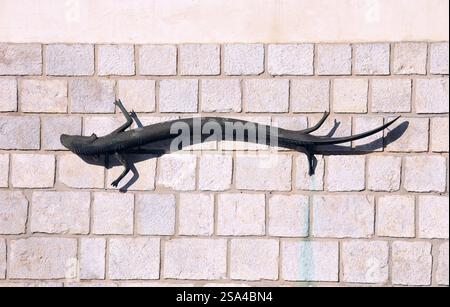 olm-Statue (Proteus anguinus), Karstforschungsinstitut, Inštitut za raziskovanje krasa ZRC SAZU, Postojna, Slowenien, Europa Stockfoto