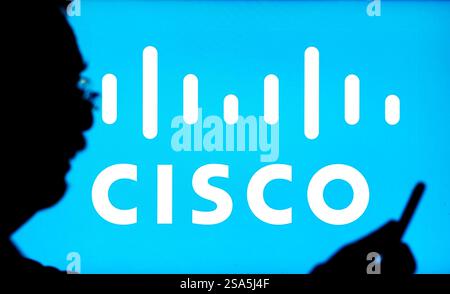 In dieser Abbildung wird das Logo von Cisco Systems im Hintergrund angezeigt. Stockfoto