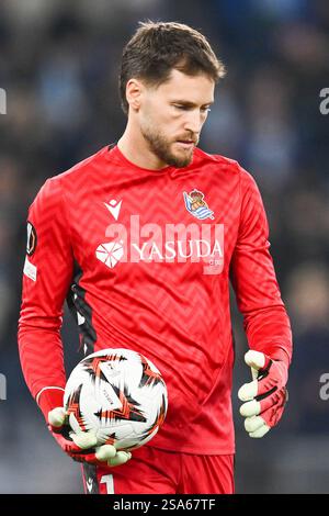 Rom, Italien. Januar 2025. Alejandro Remiro von Real Sociedad wurde während des Spiels der UEFA Europa League 2024/25 Phase MD7 zwischen S.S. Lazio und Real Sociedad im Olympiastadion gesehen. Endergebnis: S. Lazio 3 : 1 Real Sociedad. (Foto: Domenico Cippitelli/SOPA Image/SIPA USA) Credit: SIPA USA/Alamy Live News Stockfoto