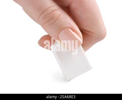 Frau mit Radiergummi auf weißem Hintergrund, Nahaufnahme Stockfoto