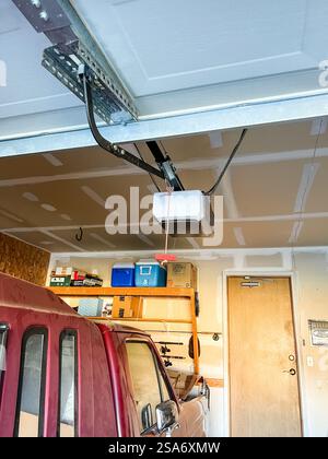 Garagentoröffner und LED-Leuchte Stockfoto