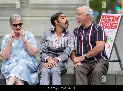 Christchurch, Neuseeland. Januar 2025. Der italienische Straßenkünstler ANDY SPIGOLA versammelt es mit den Publikumsmitgliedern beim World Buskers Festival. (Kreditbild: © PJ Heller/ZUMA Press Wire) NUR REDAKTIONELLE VERWENDUNG! Nicht für kommerzielle ZWECKE! Stockfoto