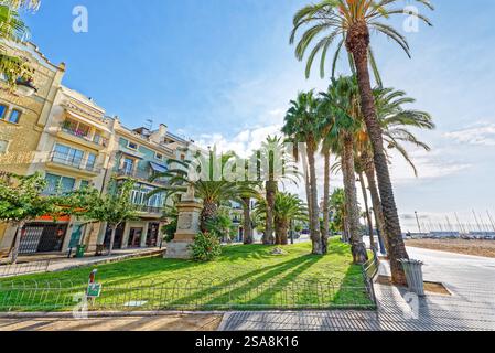 Am Meer von Sitges, eine wunderschöne Stadt in der Nähe von Barcelona, Spanien. Stockfoto