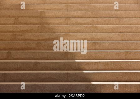 Steintreppe. Design-Details. Nach oben und unten Stockfoto