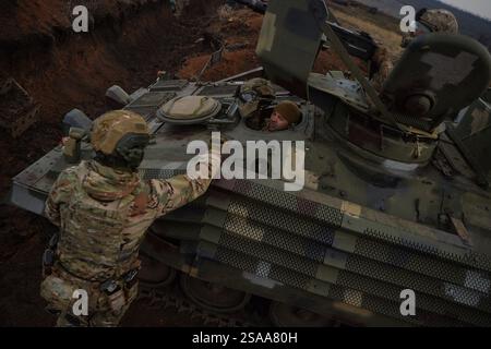 Kiew, Donezk, Ukraine. Januar 2025. Die ukrainische 28. Brigade trainiert und ist im Donezk-Gebiet stationiert. (Kreditbild: © Madeleine Kelly/ZUMA Press Wire) NUR REDAKTIONELLE VERWENDUNG! Nicht für kommerzielle ZWECKE! Stockfoto